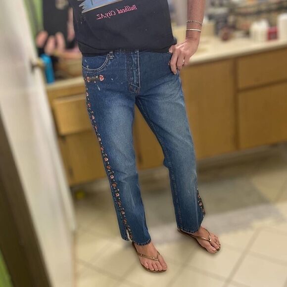 Vintage Bill Blass Flower Embroidered High Rise Blue Jeans Size 8 Petite - Picture 11 of 11